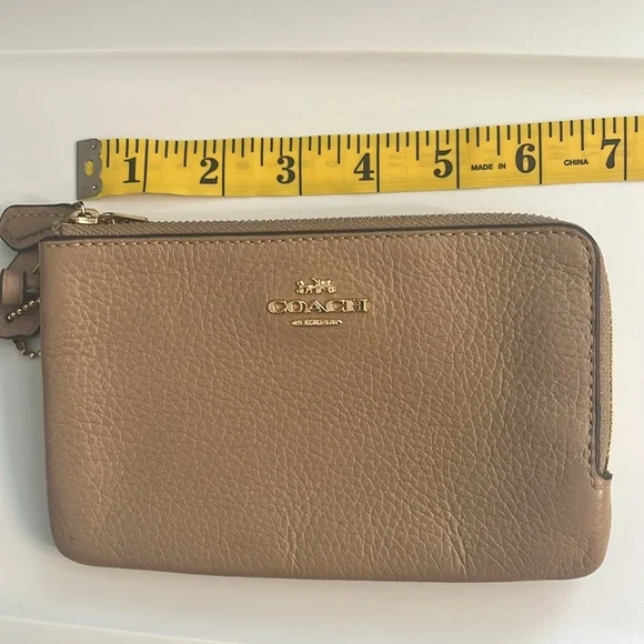 Coach coin purse  wristlet wallet cream tan - Picture 6 of 8